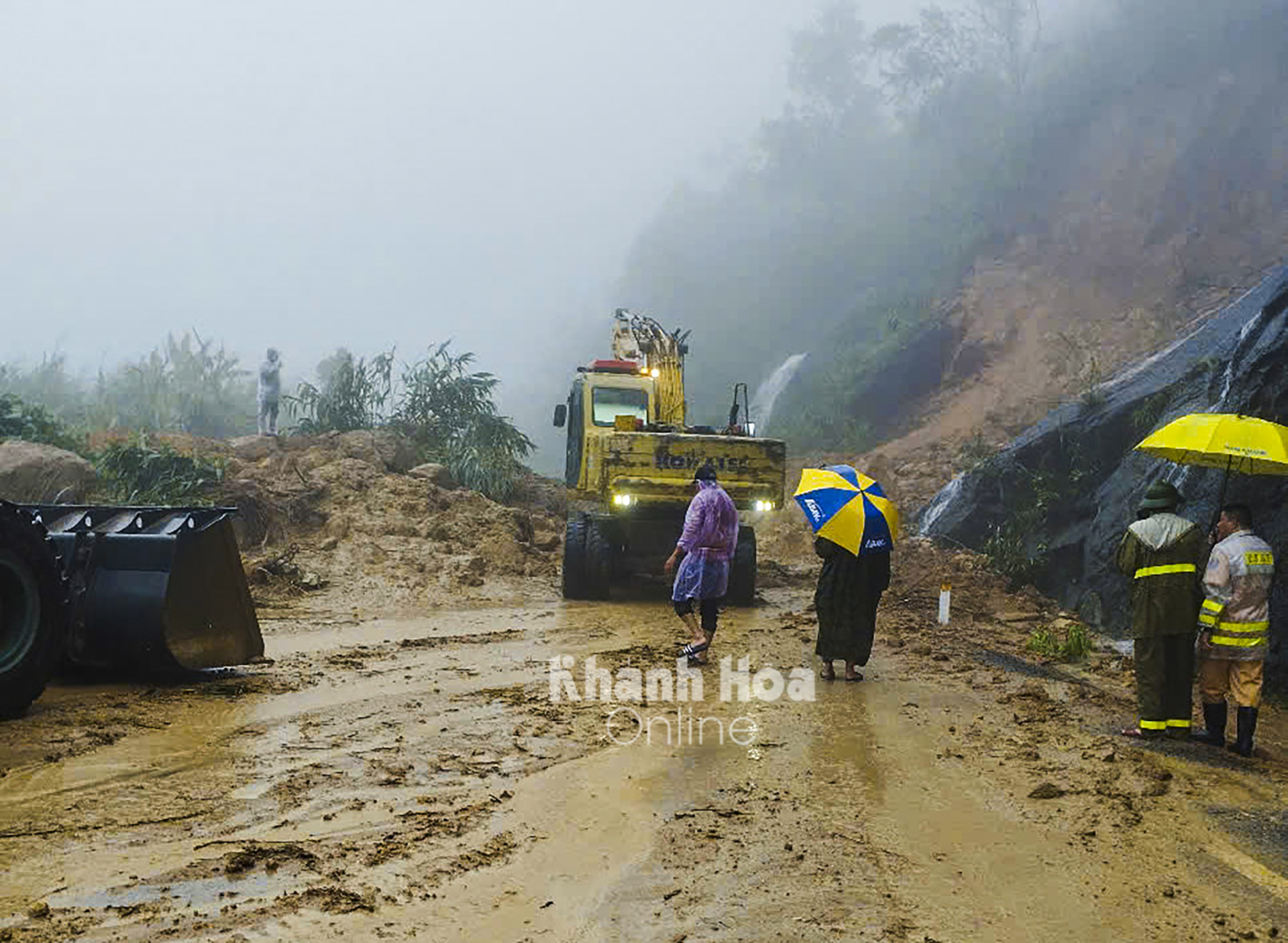 Mưa lớn gây thiệt hại nhiều nơi