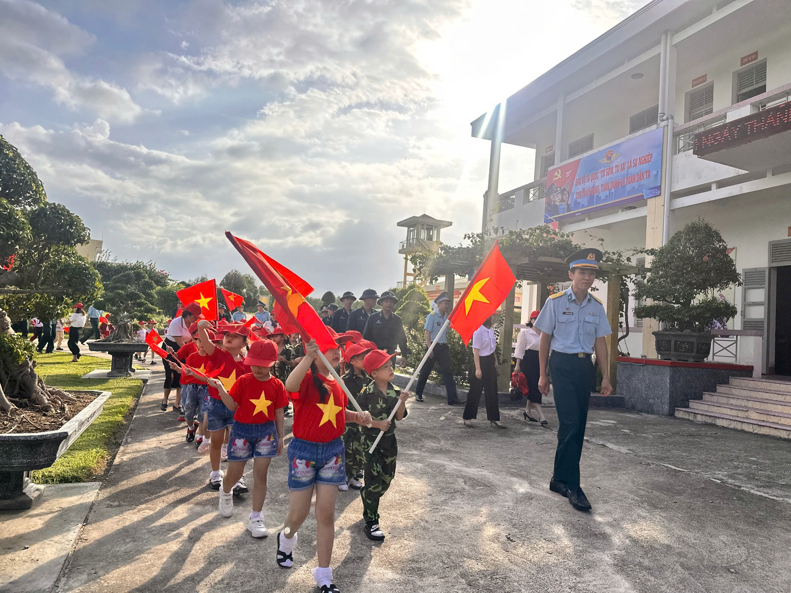 Tiểu đoàn 118, Trung đoàn 274, Sư đoàn Phòng không 377: Tổ chức chương trình giao lưu “Chúng cháu yêu các chú bộ đội”