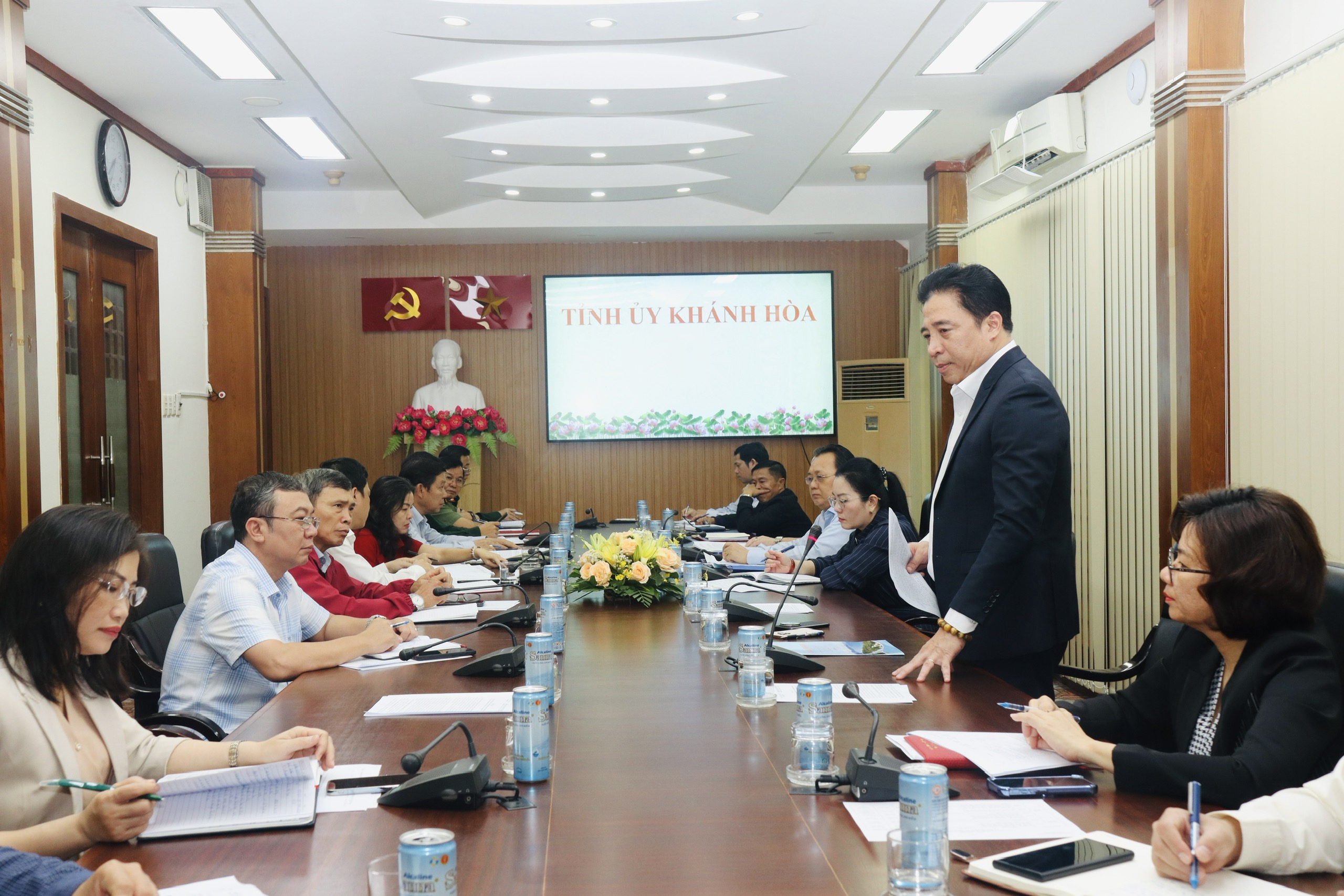 Thường trực Tỉnh ủy giao ban công tác tháng 12