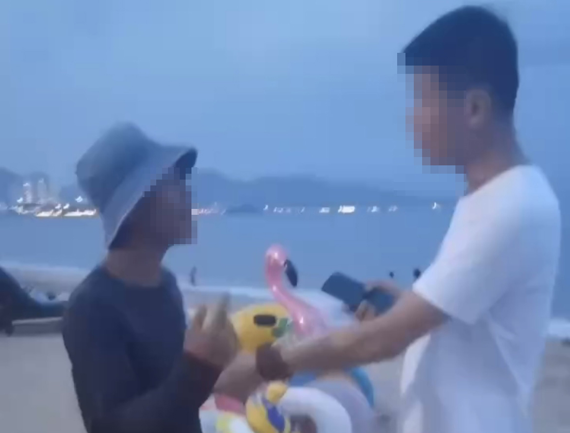 TP. Nha Trang: Chỉ đạo kiểm tra, xử lý thông tin khách du lịch bị  "thu phí" khi vui chơi tại bãi biển công cộng