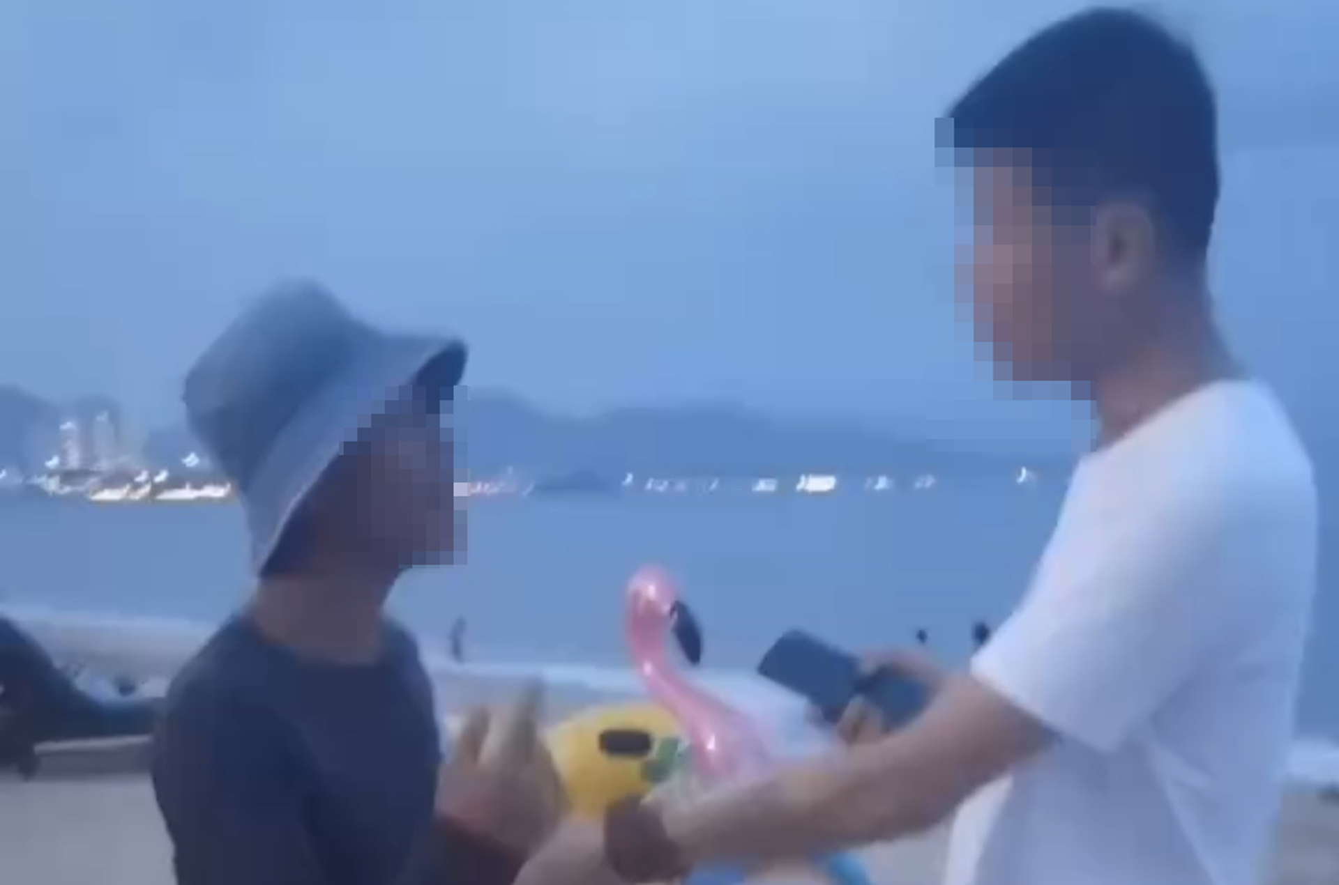 Cần xử lý tình trạng thu phí trái phép khách du lịch tại bãi biển Nha Trang