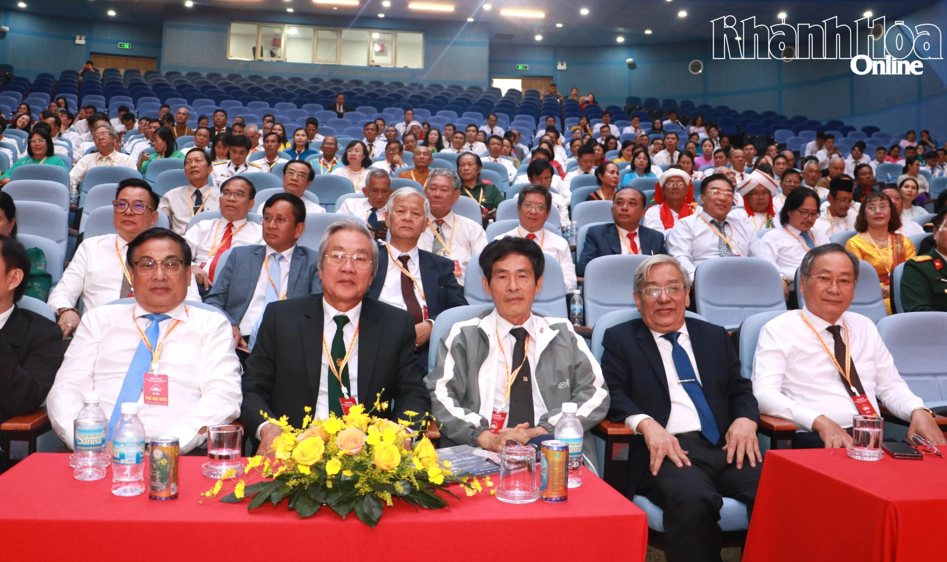 Các đại biểu dự đại hội.
