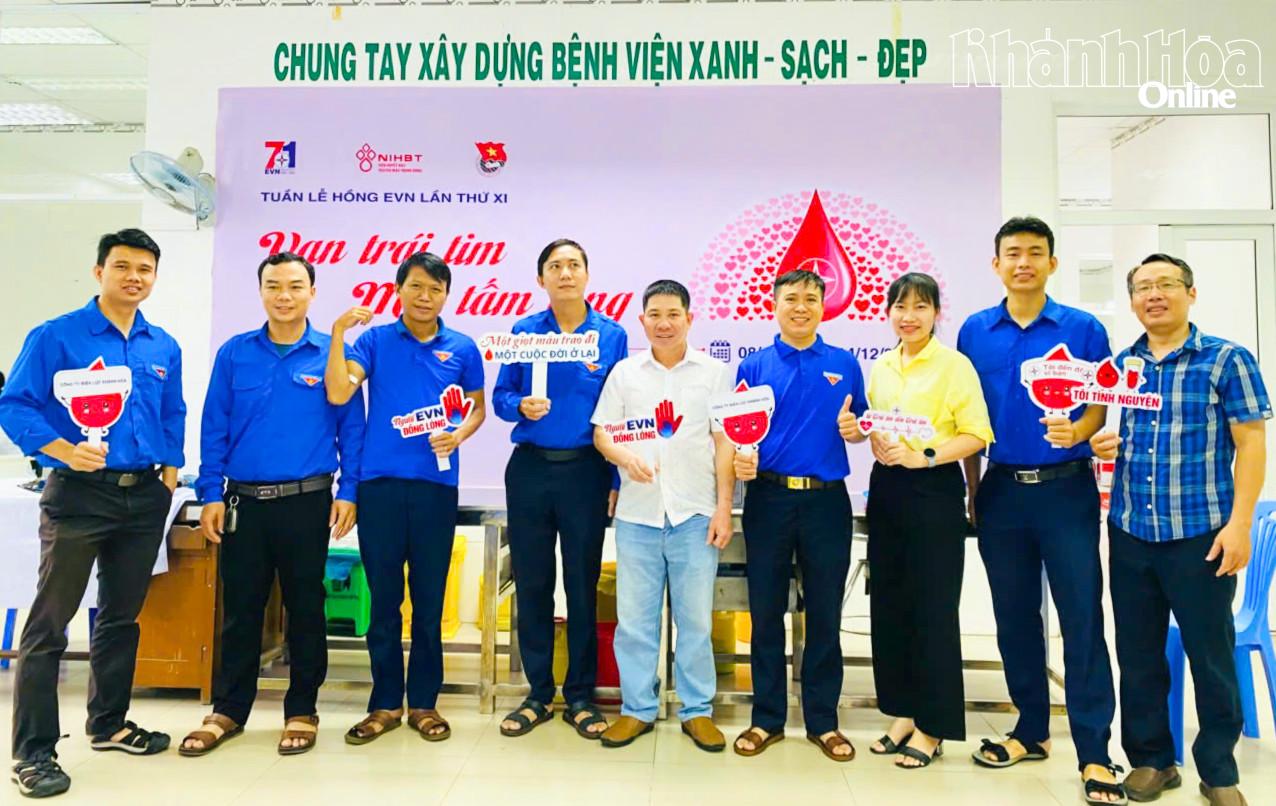 “Tuần lễ hồng EVN lần thứ XI” thu hút đông đảo cán bộ, người lao động, nhất là lực lượng đoàn viên, thanh niên Công ty Điện lực Khánh Hòa tham gia.

