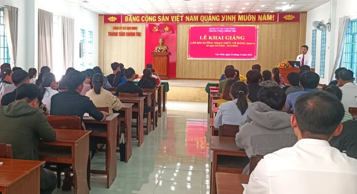 87 quần chúng ưu tú được bồi dưỡng nhận thức về Đảng