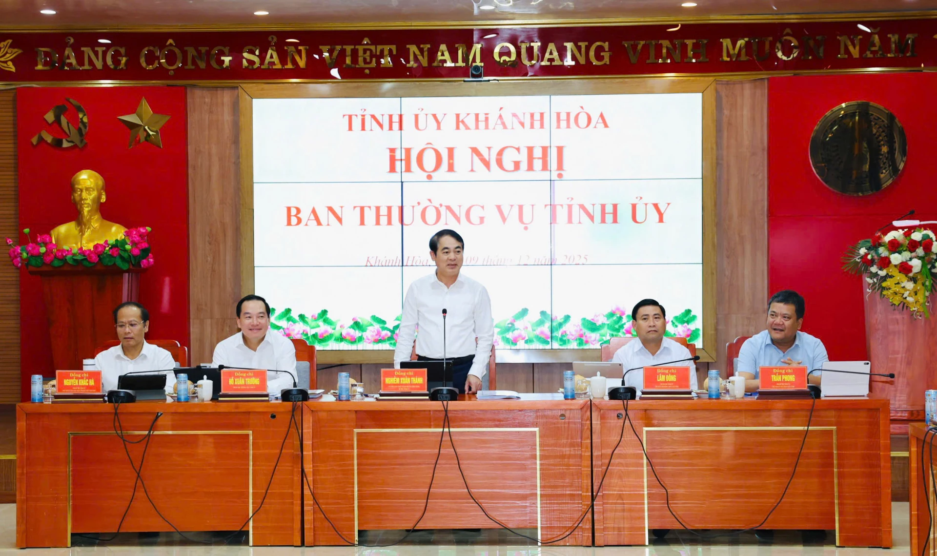 Ban Thường vụ Tỉnh ủy Khánh Hòa xem xét, cho ý kiến nhiều nội dung về phát triển kinh tế - xã hội và công tác xây dựng Đảng - Báo Khánh Hòa