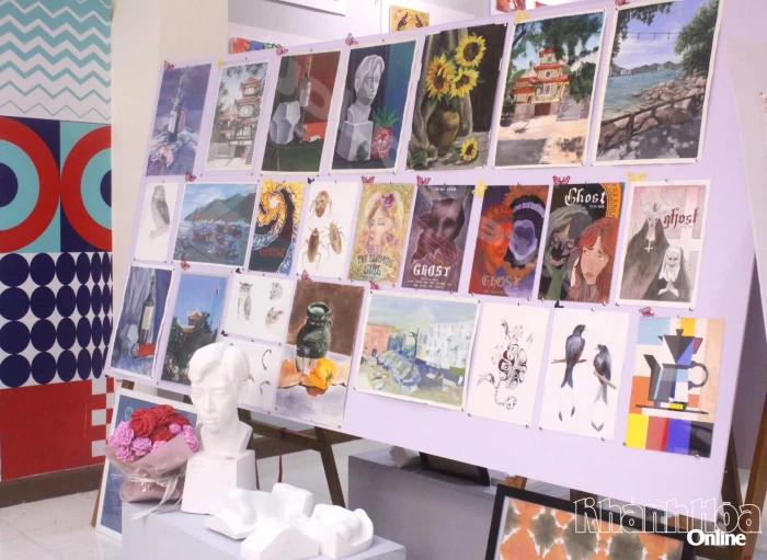 Phân hiệu Trường Đại học Tôn Đức Thắng tại Khánh Hòa tổ chức triển lãm mỹ thuật “Năng lượng mới”