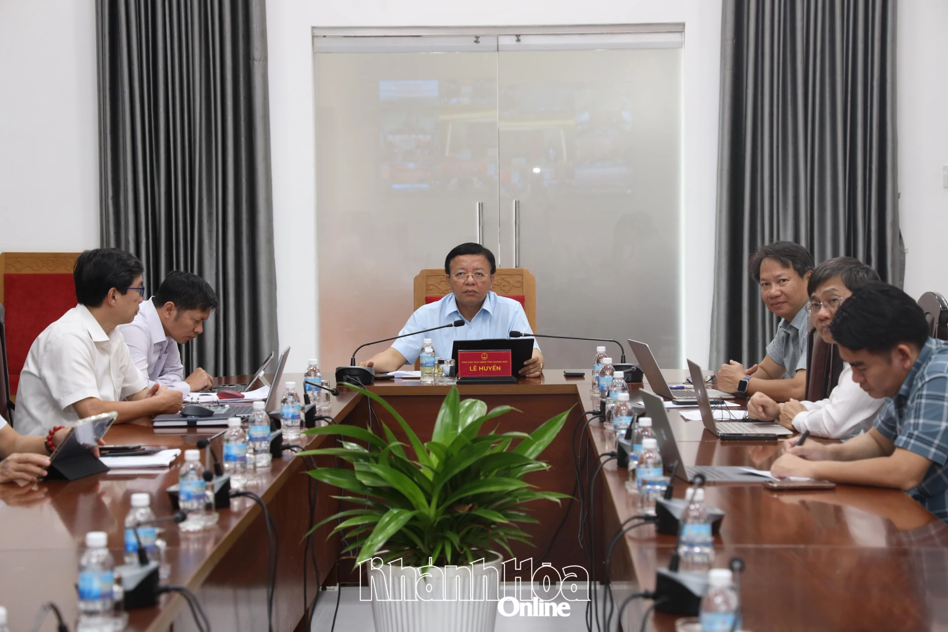 Đồng chí Lê Huyền dự họp tại điểm cầu Khánh Hòa