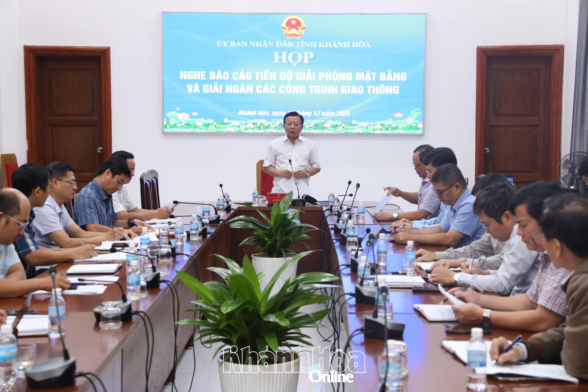 Đồng chí Lê Huyền kết luận cuộc họp