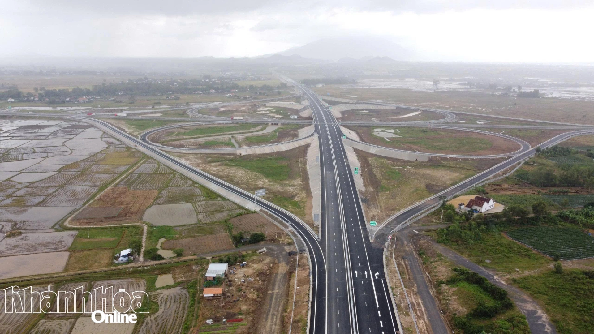 Dự án thành phần 1 thuộc Dự án Đầu tư đường bộ cao tốc Khánh Hòa - Buôn Ma Thuột giai đoạn 1 động lức thúc đẩy tăng trưởng kinh tế