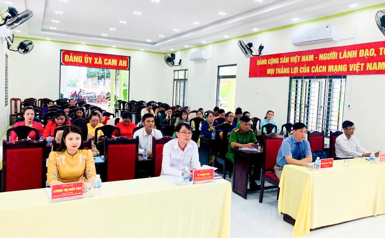 Các đại biểu tham dự hội nghị.