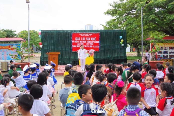 Học viện Hải quân đón hơn 1.500 giáo viên, học sinh đến trải nghiệm, tìm hiểu truyền thống