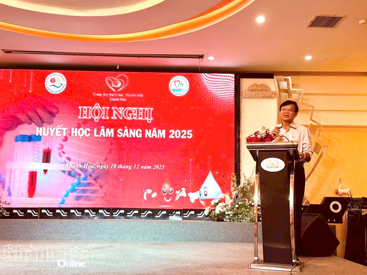 Lãnh đạo Sở Y tế phát biểu tại hội nghị.