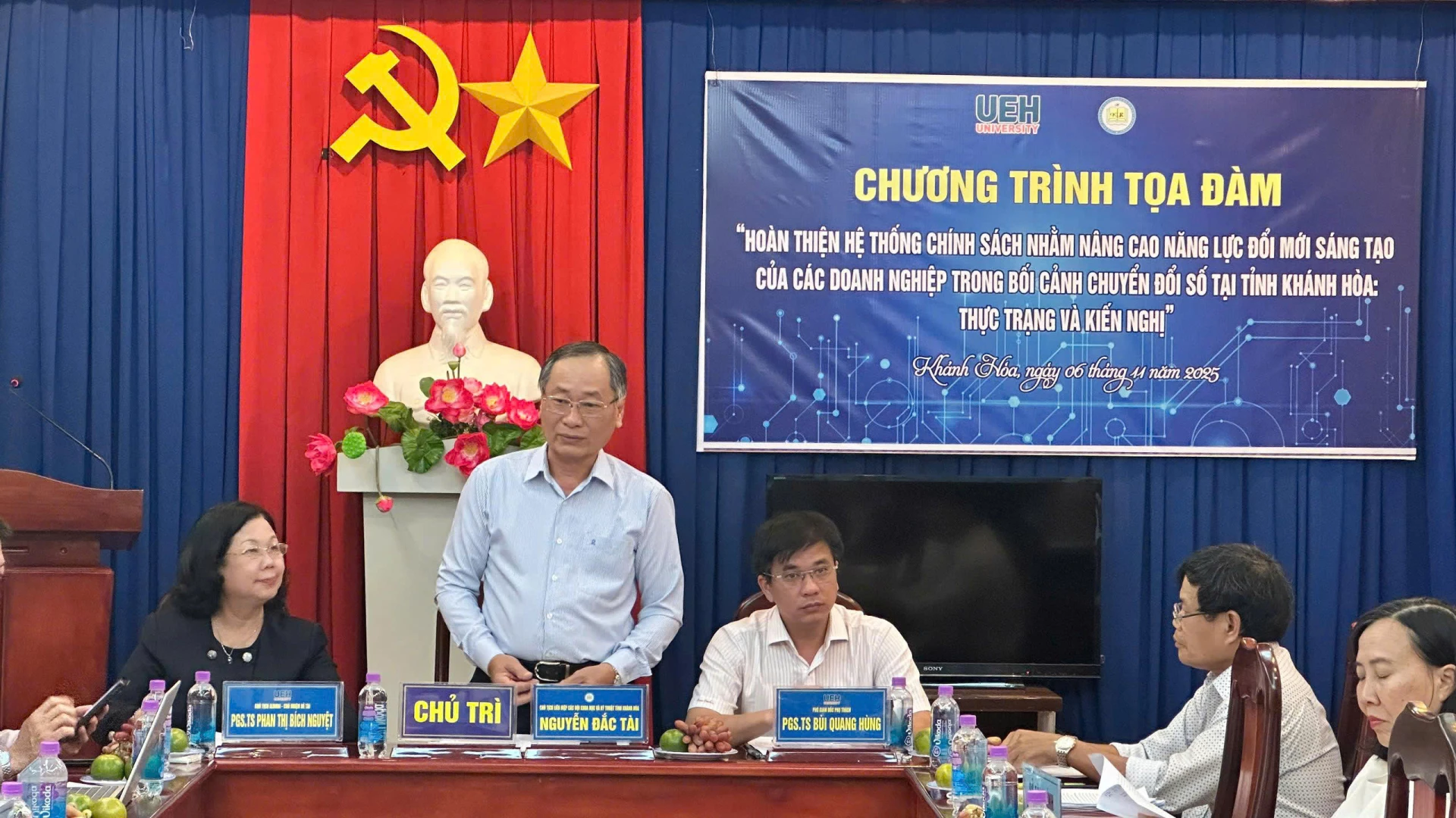 Ông Nguyễn Đắc Tài - Chủ tịch Liên hiệp các Hội Khoa học và Kỹ thuật tỉnh Khánh Hòa chia sẻ tại tọa đàm

