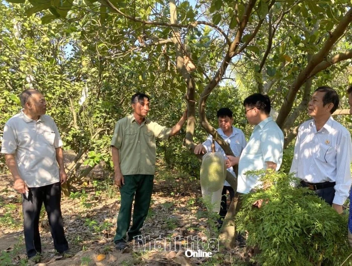 Tự hào truyền thống, thi đua gương mẫu, xây dựng hội vững mạnh