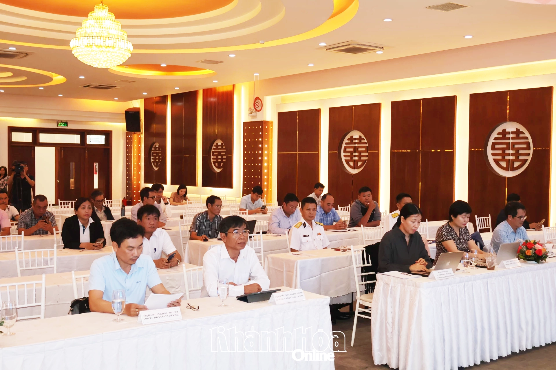 Các đại biểu tham dự hội nghị.