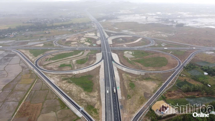 Công trình đường bộ cao tốc Khánh Hòa - Buôn Ma Thuột: Sẵn sàng thông xe 20km đầu tuyến