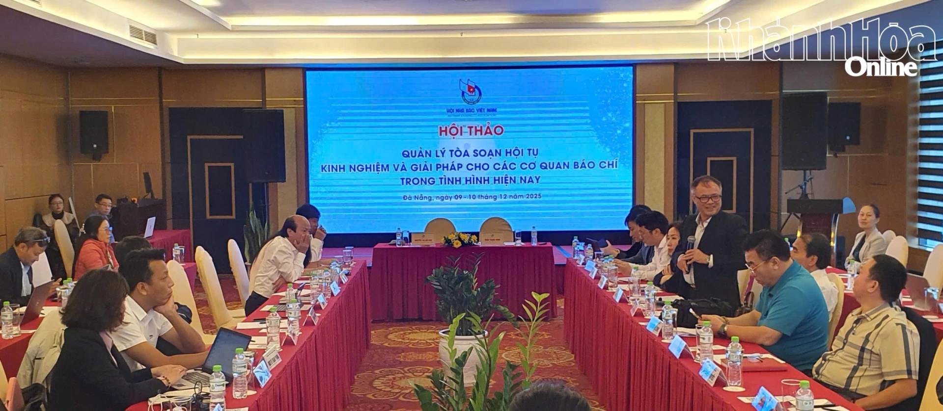  Các đại biểu tham dự hội thảo.