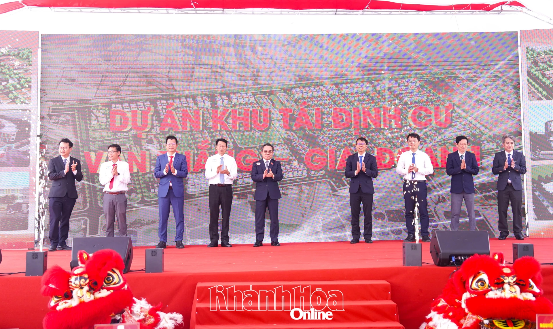 The representatives attending the ceremony

