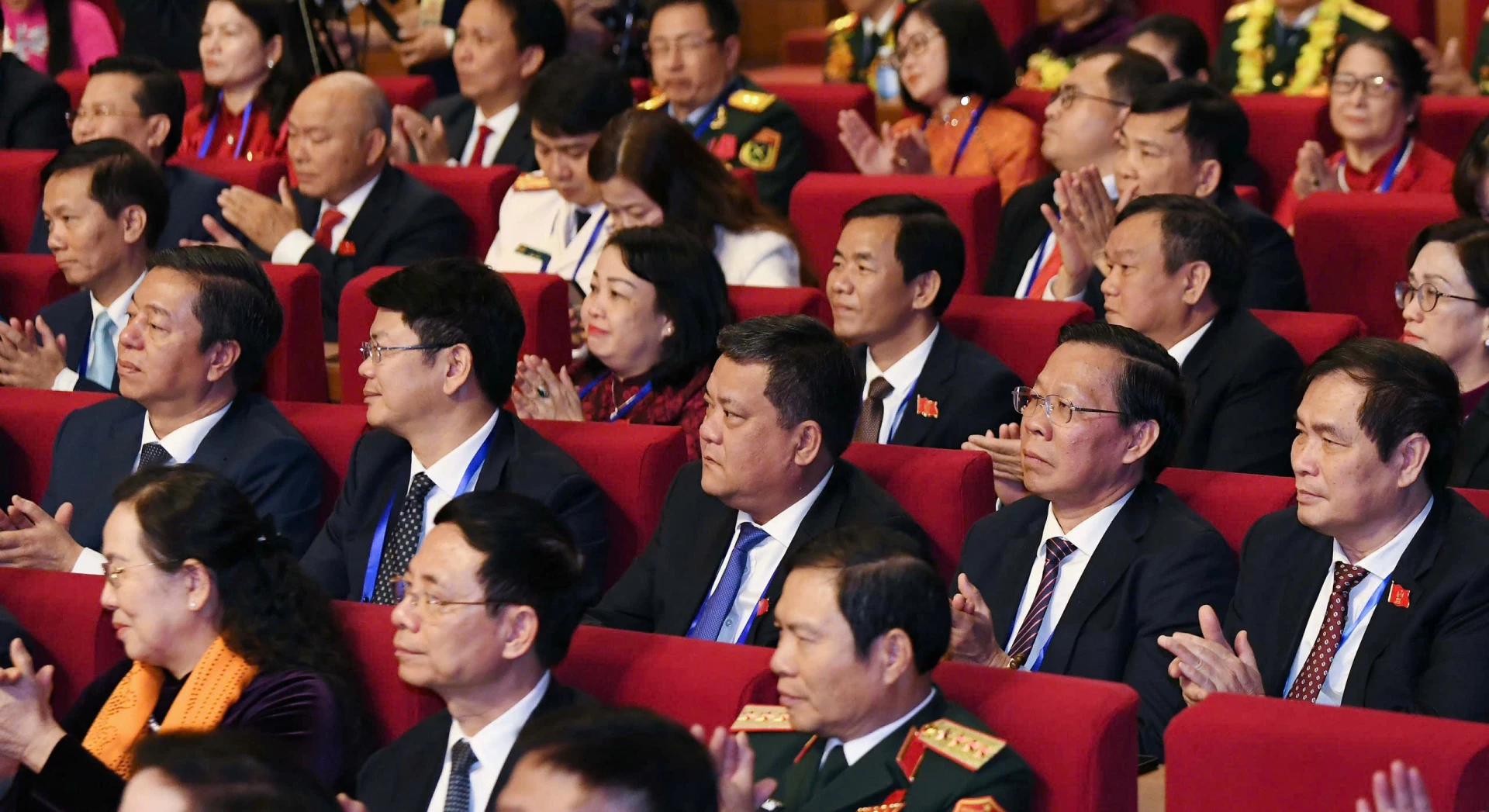 Chủ tịch UBND tỉnh Kh&aacute;nh H&ograve;a  dự Đại hội Thi đua y&ecirc;u nước to&agrave;n quốc lần thứ XI,