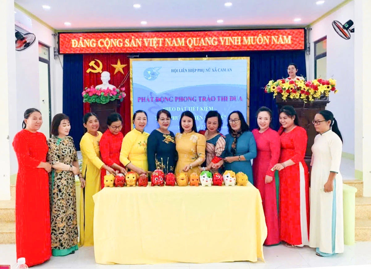 Hội Liên hiệp phụ nữ xã phát động phong trào thi đua “Heo đất tiết kiệm – Trao phương tiện sinh kế”.