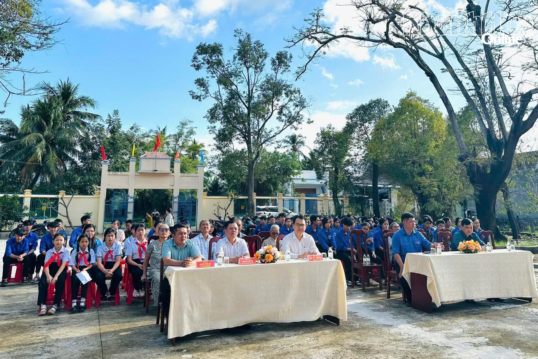 Các đại biểu, đoàn viên, thanh niên tham gia hoạt động.