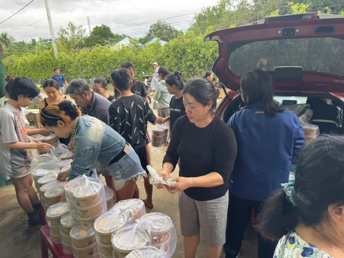 Mong cuộc sống sớm trở lại bình thường