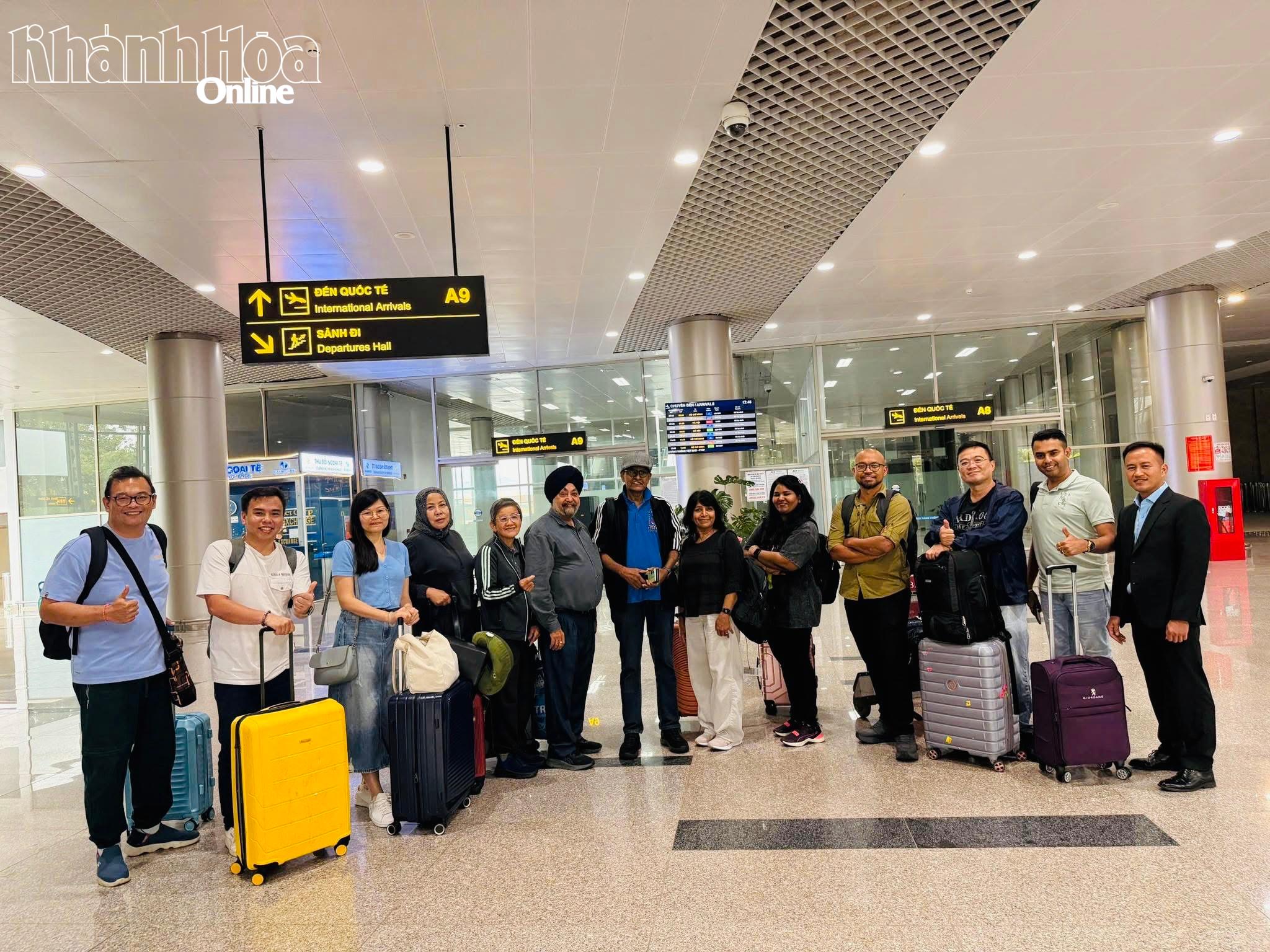 Đoàn famtrip Malaysia đến Cảng hàng không quốc tế Cam Ranh.