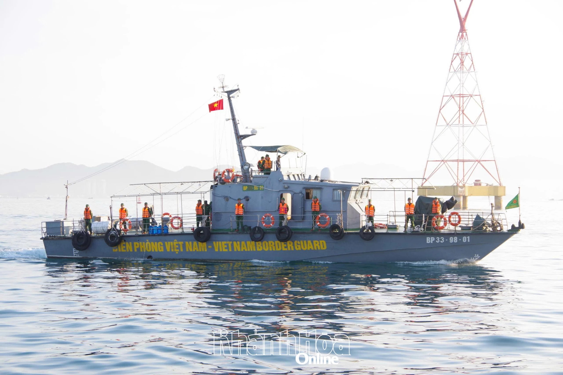 Lực lượng Bộ đội Biên phòng tỉnh tuần tra trên biển.