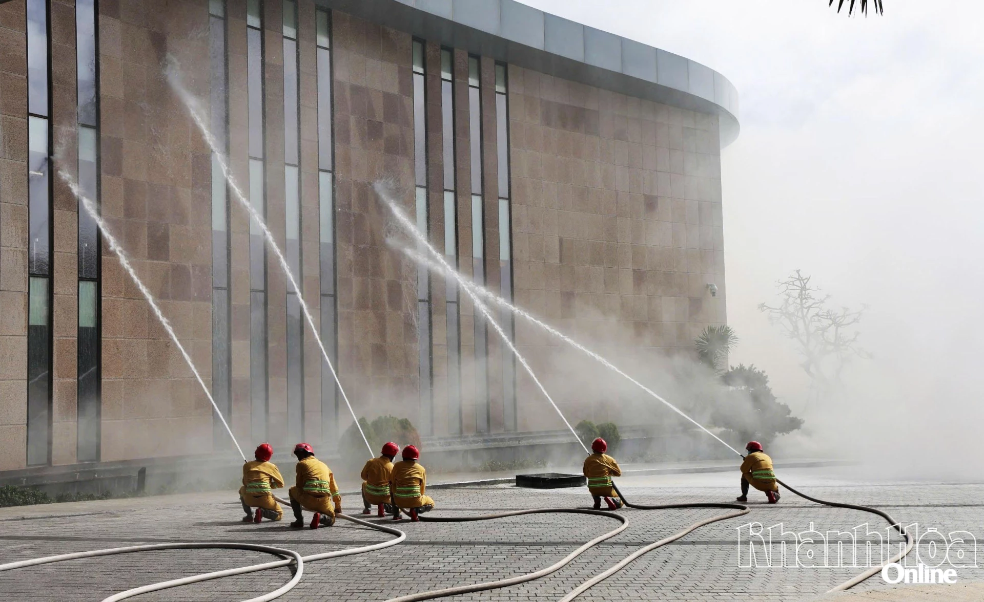 Lực lượng chữa cháy tại chỗ tham gia chữa cháy