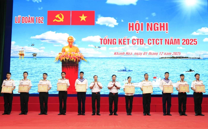 Lữ đoàn 162 tổng kết công tác Đảng, công tác chính trị năm 2025