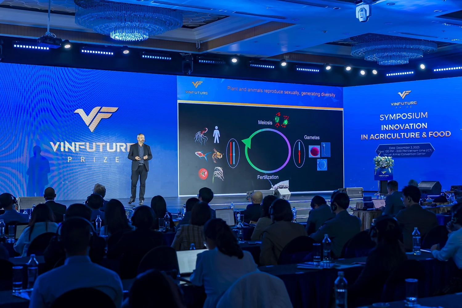 GS. Raphaël Mercier, Viện Nghiên cứu Di truyền Cây trồng Max Planck, CHLB Đức chia sẻ tại tọa đàm chiều ngày 3-12.