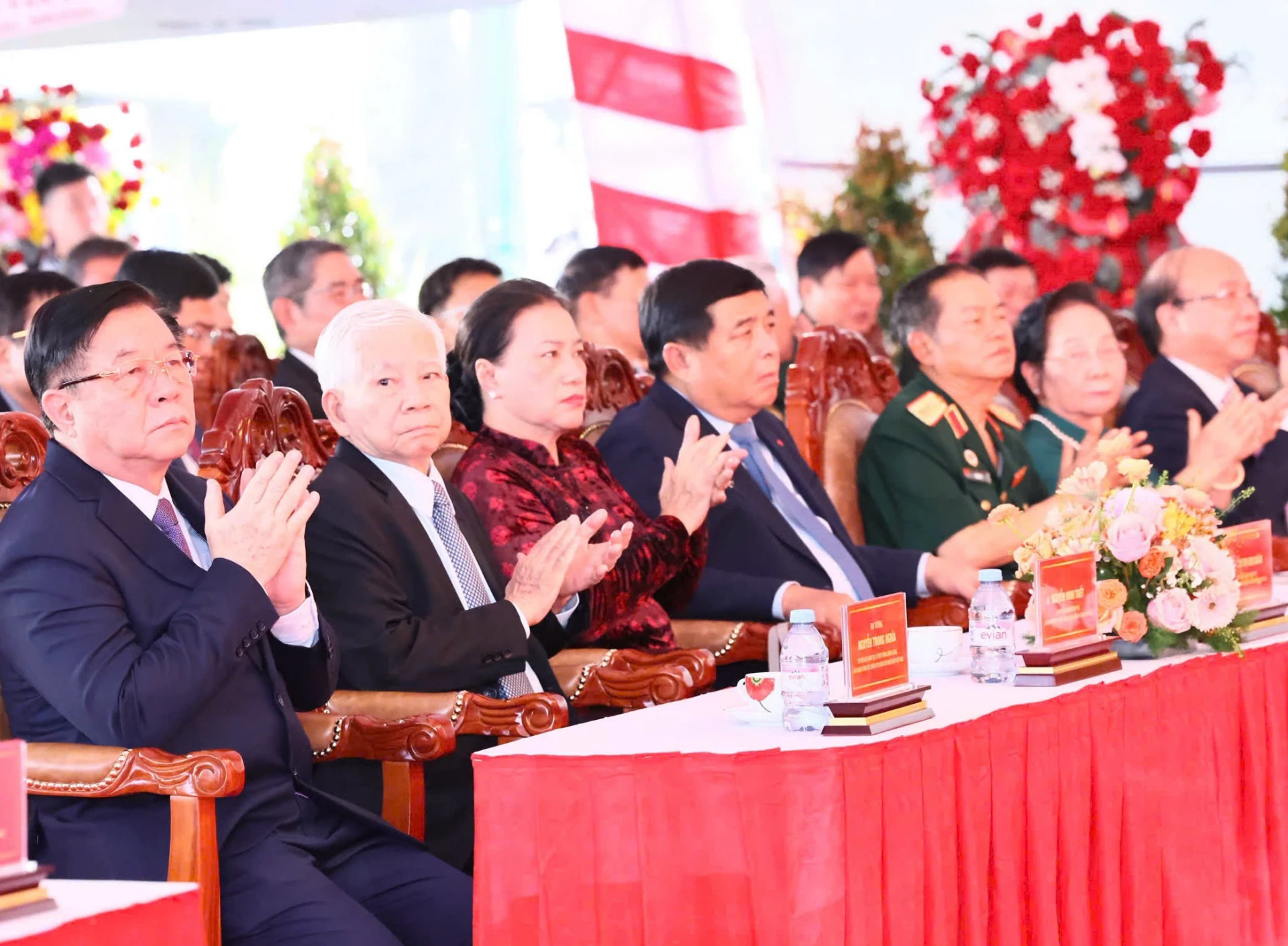 Các đại biểu lãnh đạo Trung ương và tỉnh Đồng Nai tham dự buổi lễ.