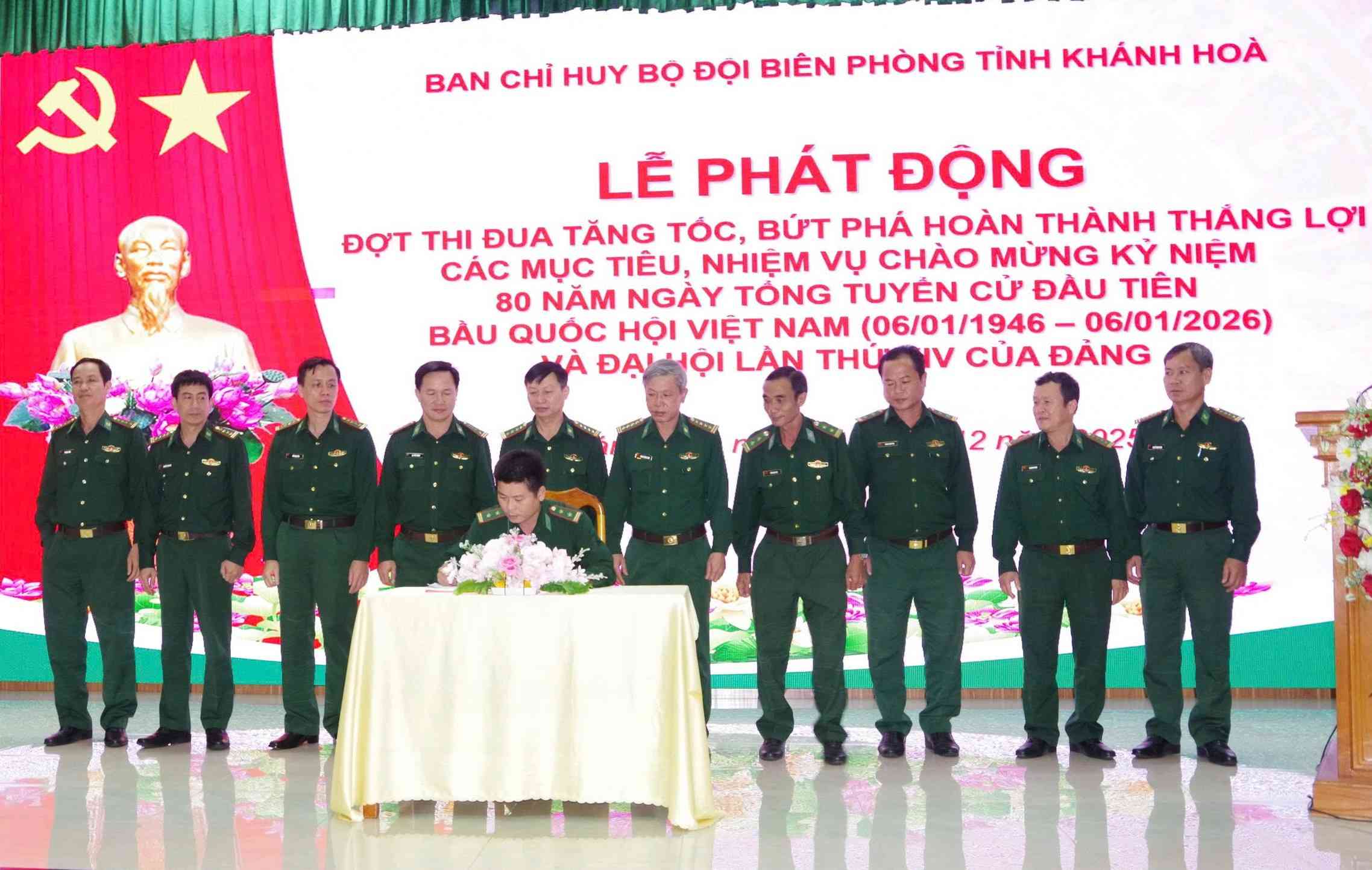 Ban Chỉ huy Bộ đội Biên phòng tỉnh chứng kiến giao ước thi đua của các đơn vị.