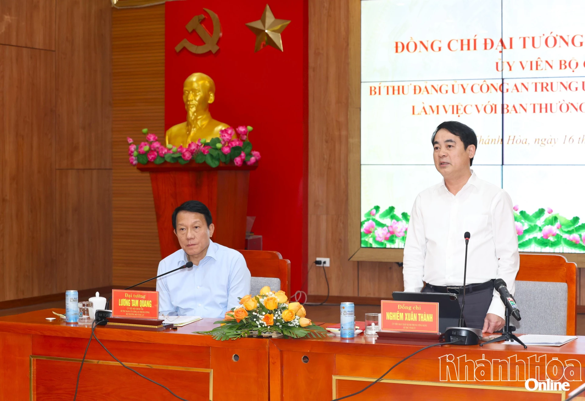 Bí thư Tỉnh ủy Nghiêm Xuân Thành phát biểu tại hội nghị.