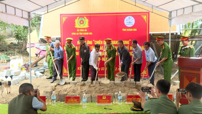 [VIDEO]: Công an Khánh Hòa tiếp tục khởi công xây dựng 15 căn nhà cho người dân bị thiệt hại do mưa lũ