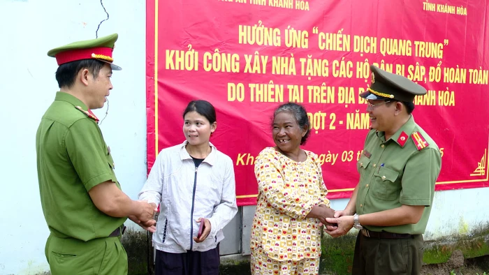 [Video] Khi cơn lũ qua đi