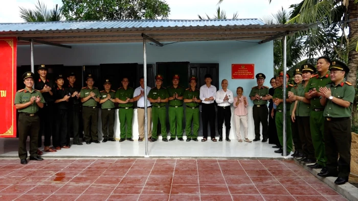 [VIDEO] Công an tỉnh Khánh Hòa tiếp tục bàn giao 2 căn nhà cho người dân trong “Chiến dịch Quang Trung”