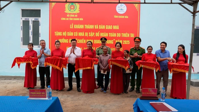 [VIDEO] Bàn giao 2 căn nhà cho người dân trong “Chiến dịch Quang Trung” tại xã miền núi Tây Khánh Sơn