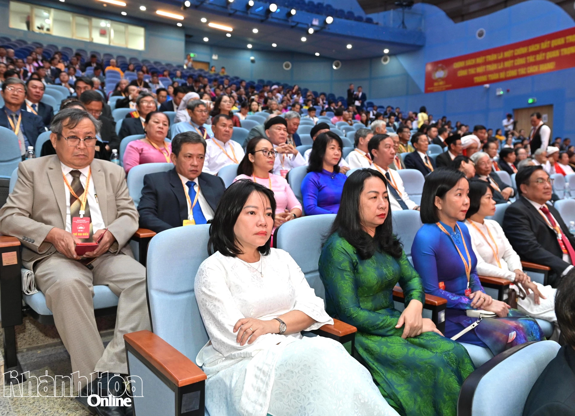 Các đại biểu dự đại hội.