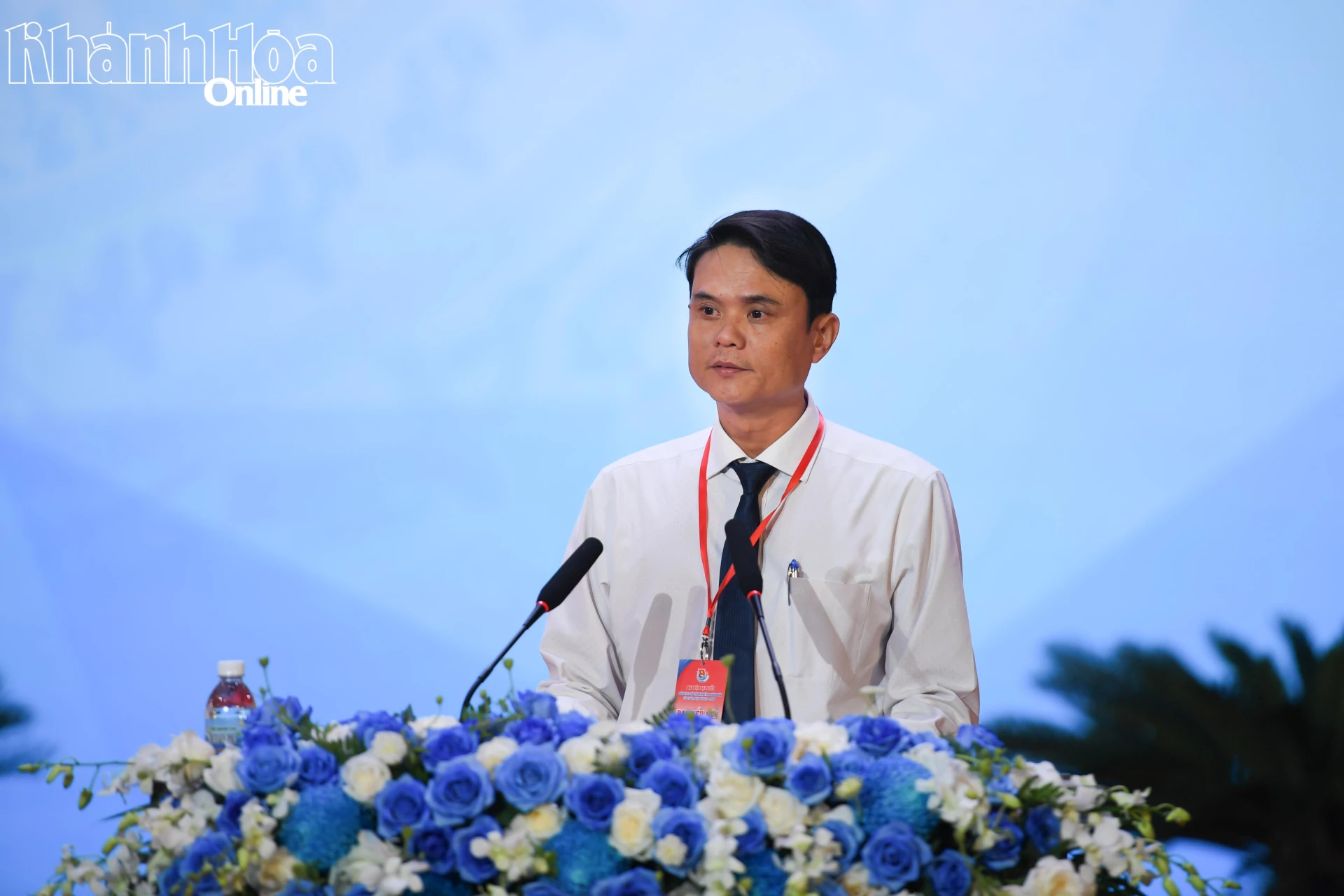 Đại diện lãnh đạo Sở Giáo dục và Đào tạo tham luận tại đại hội.