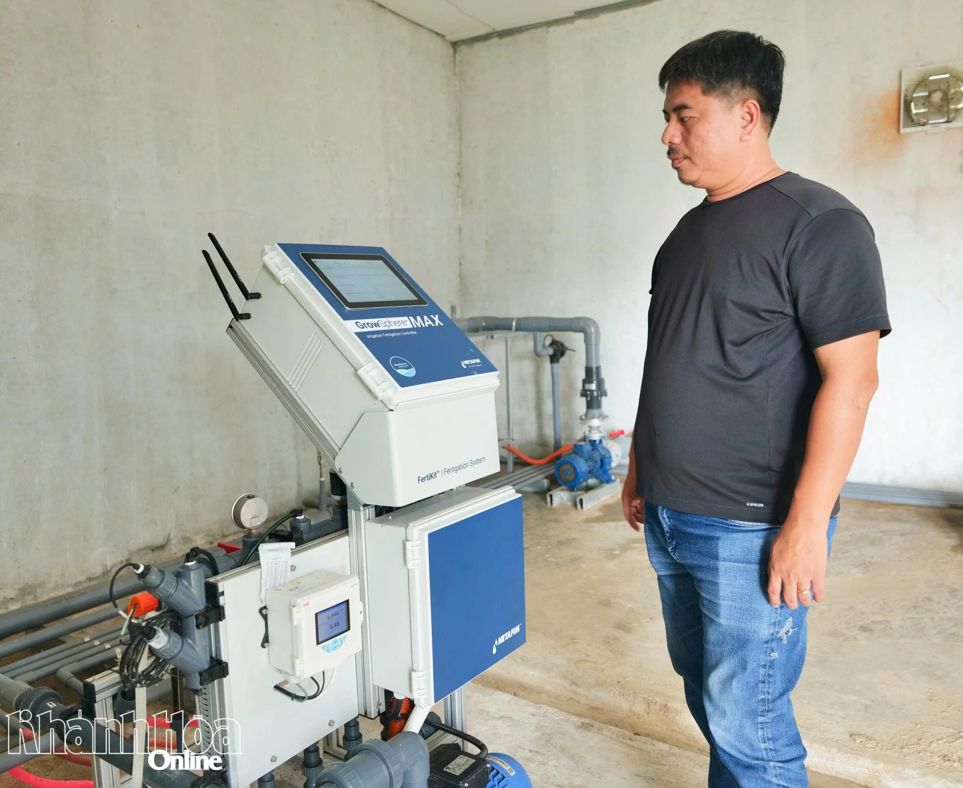 Chapor Farm ứng dụng bộ điều khiển tưới – bón phân tự động Growsphere của Netafim (Israel).