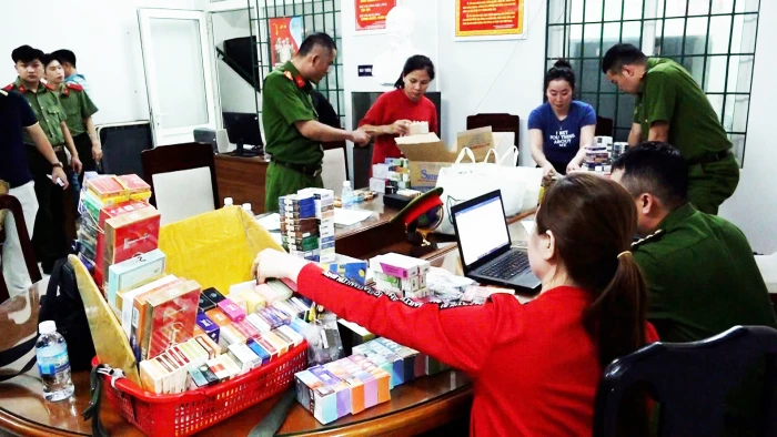 [Video] Phát hiện hàng chục nghìn bao thuốc lá không rõ nguồn gốc