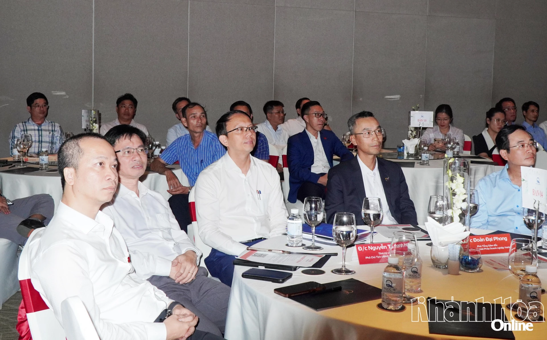 Phó Chủ tịch UBND tỉnh Nguyễn Thanh Hà và các đại biểu tham gia hội thảo.