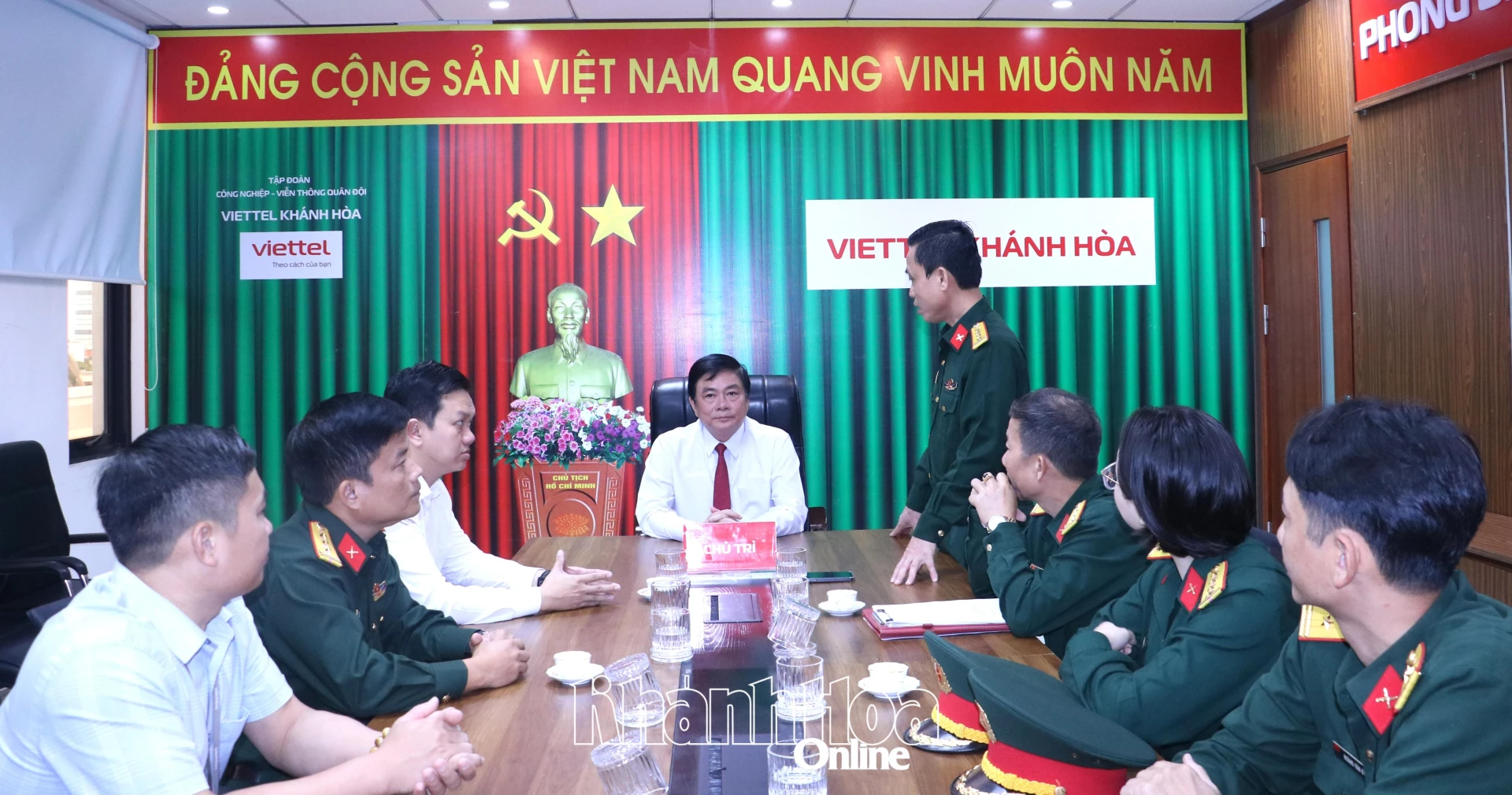 Đại diện Viettel Khánh Hòa cảm ơn sự quan tâm của lãnh đạo tỉnh