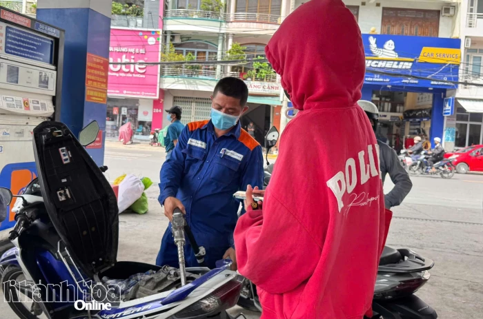 Giá xăng, dầu đồng loạt giảm