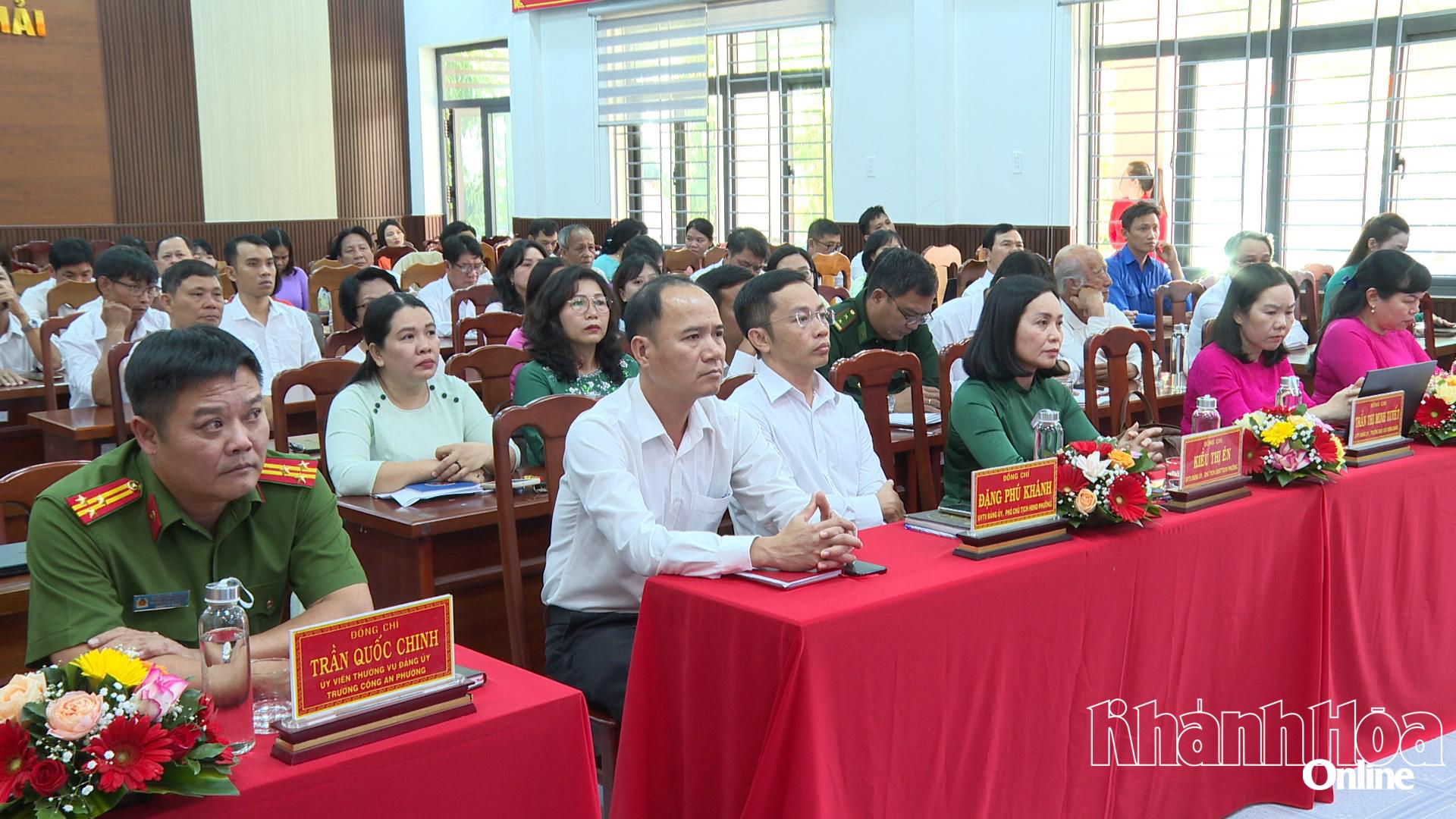 Các đại biểu dự hội nghị.