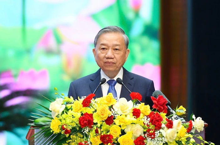 Quân đội nhân dân vững bước dưới cờ Đảng quang vinh