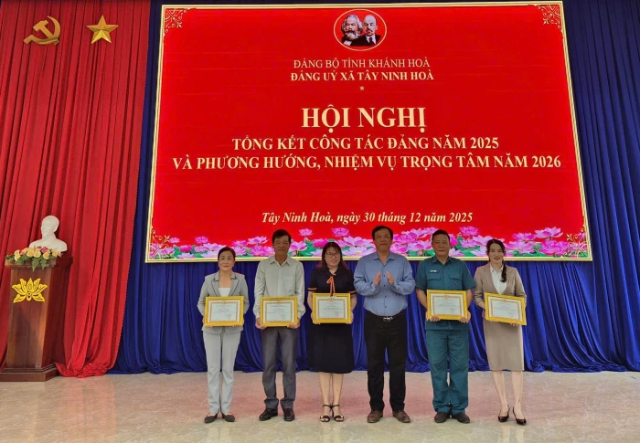 Đảng ủy xã Tây Ninh Hòa tổng kết công tác năm 2025
