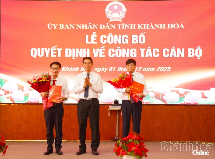 UBND tỉnh Khánh Hòa công bố các Quyết định về công tác cán bộ