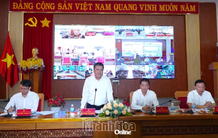 UBND tỉnh Khánh Hòa họp thường kỳ tháng 12